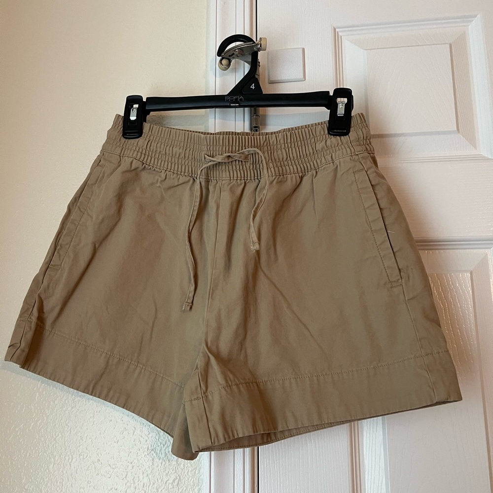 Tan Cargo Shorts with Elastic Waistband and Relaxed Fit